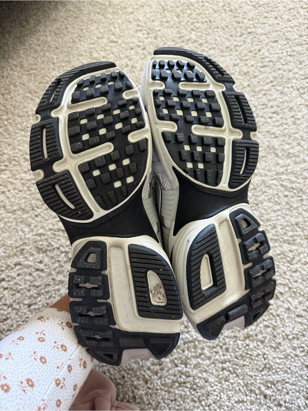 NIKE V2K Sneakers Sz 7 - Picture 5 of 6